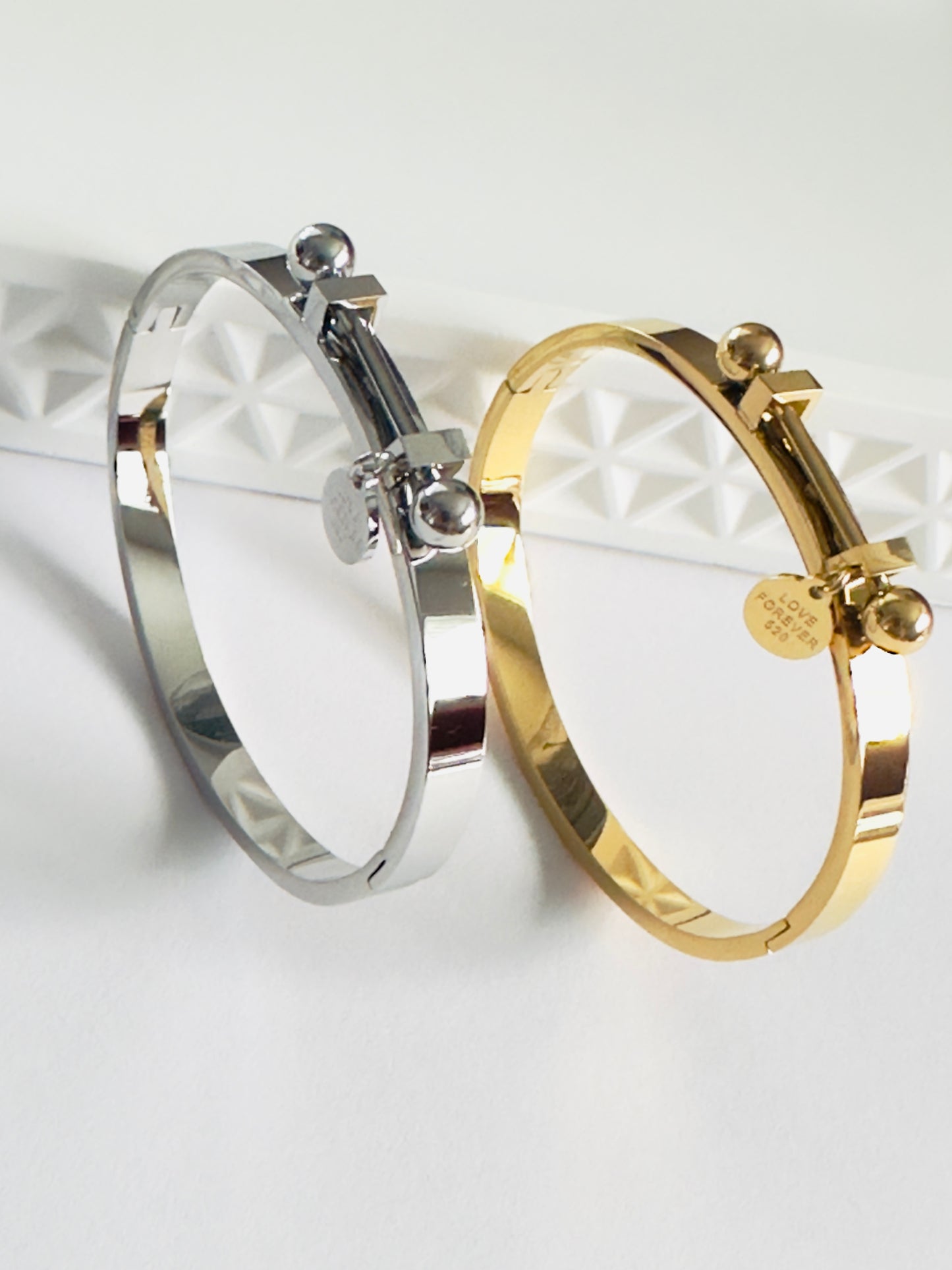 Roxy Bangle