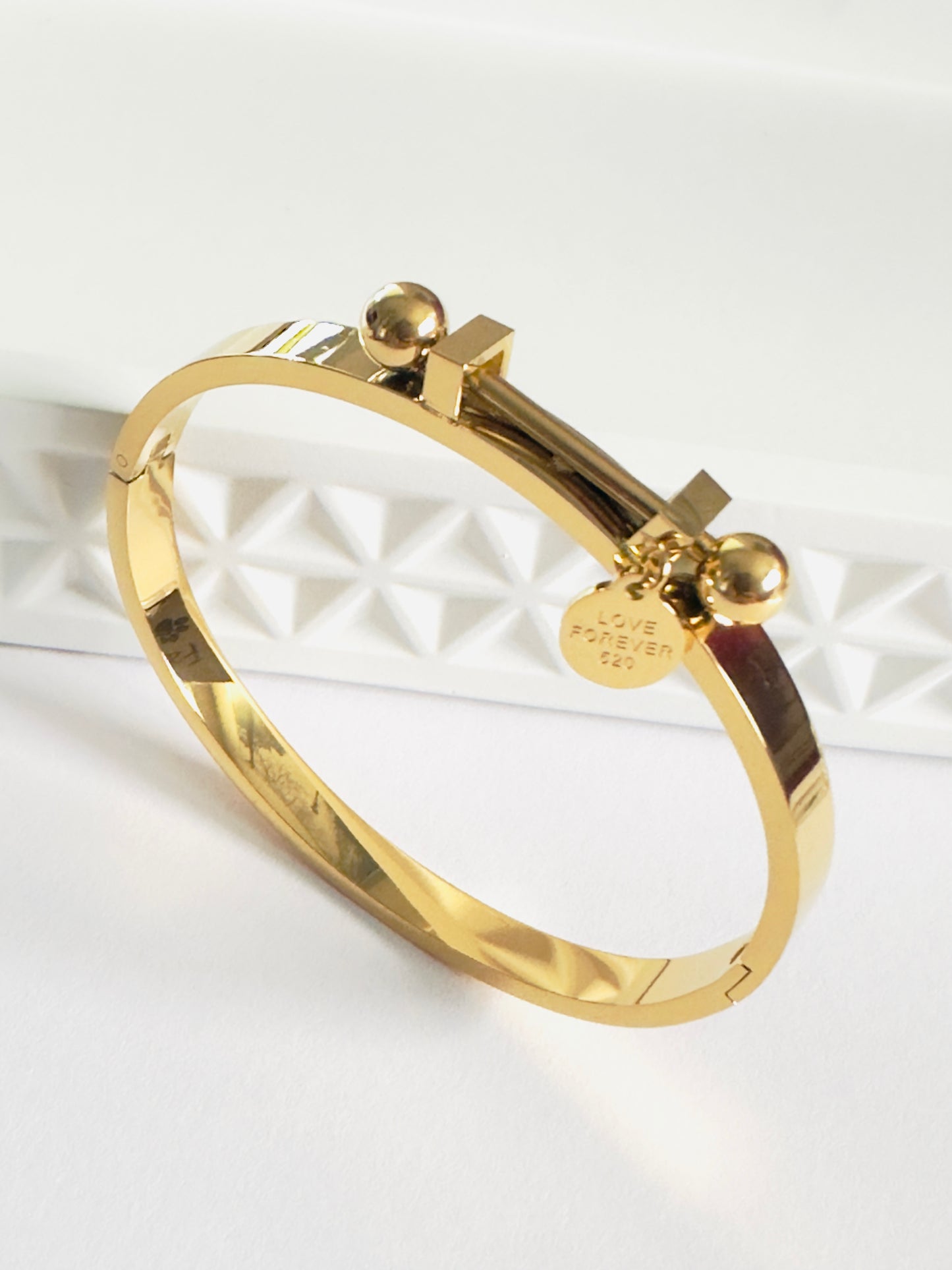 Roxy Bangle