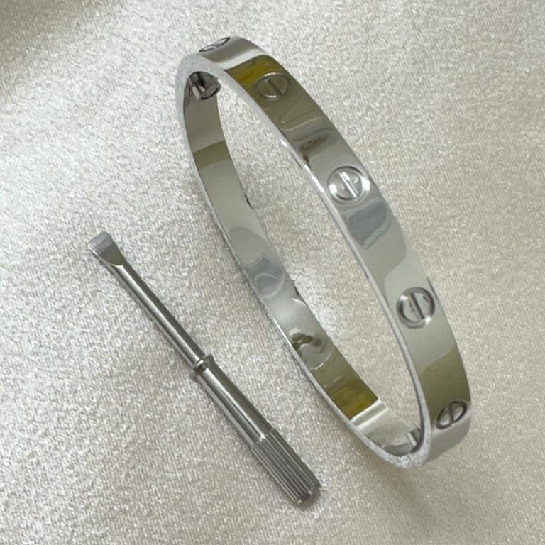 Kardy Love Screw Bangle