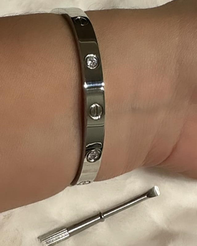 Kardy Love Screw Bangle
