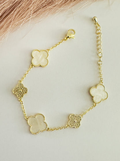 Bella Five Clovers Bracelet