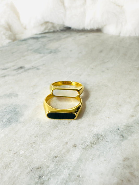 White Shell & Onix Ring