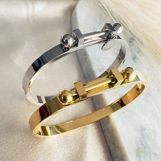 Roxy Bangle