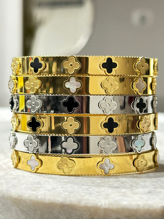 Luxury Six Clovers Bangle