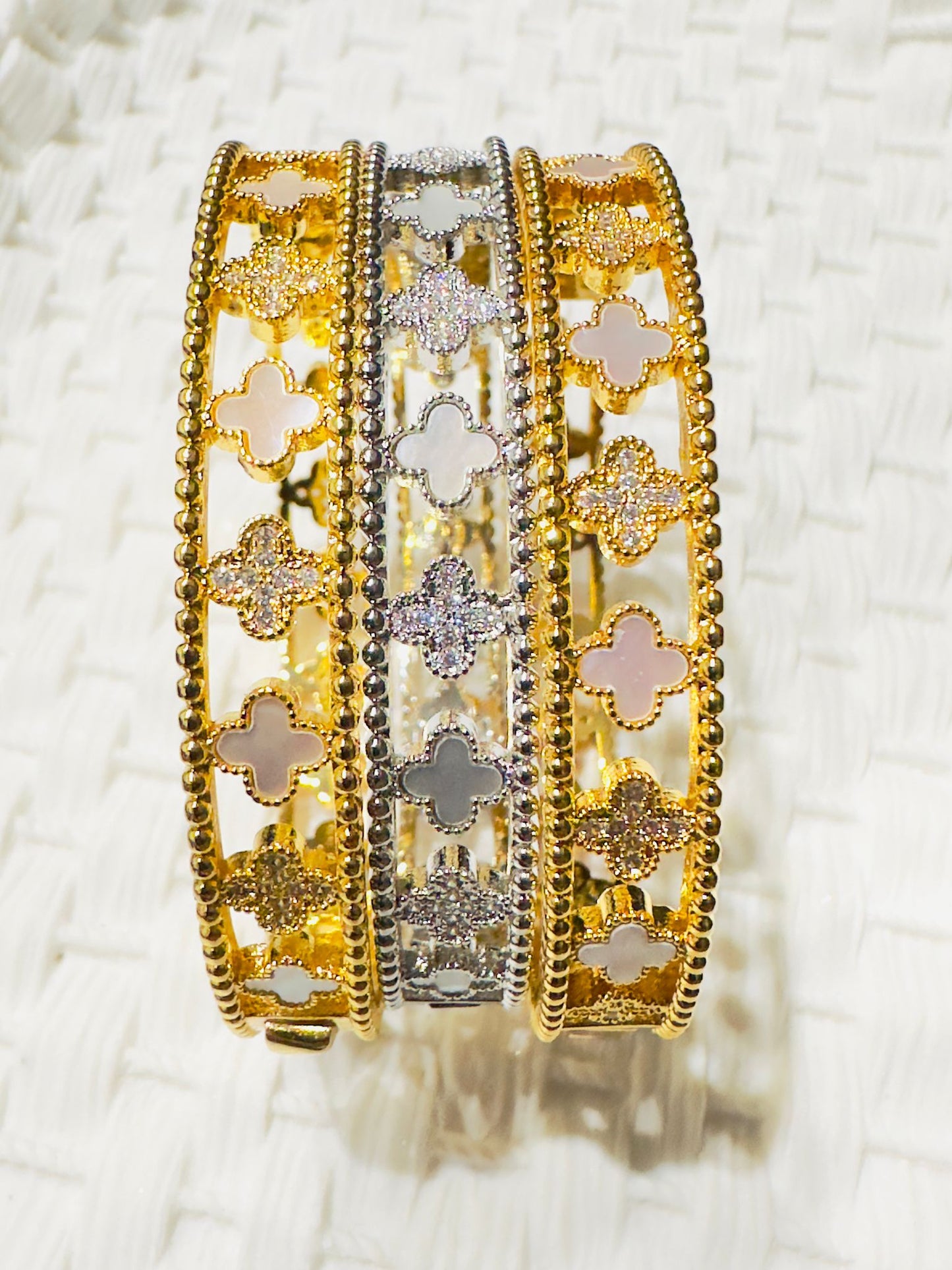 Zircon Luxury Clover Bangle